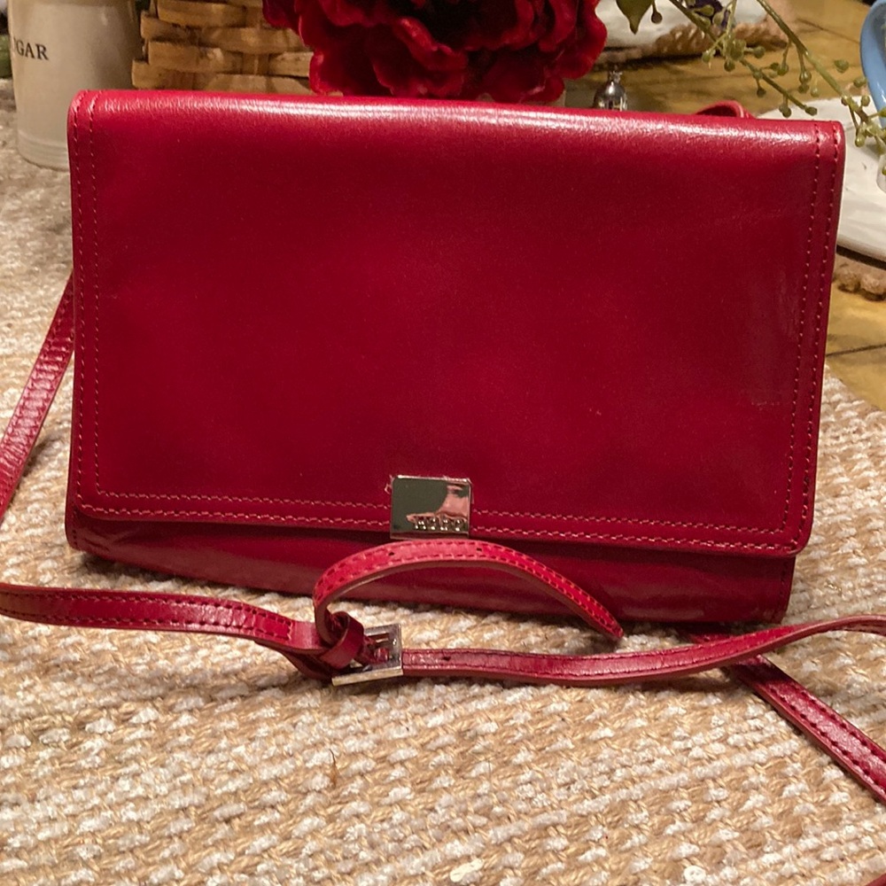 Elegant Red LeatherHobo Crossbody Bag - Picture 1 of 15